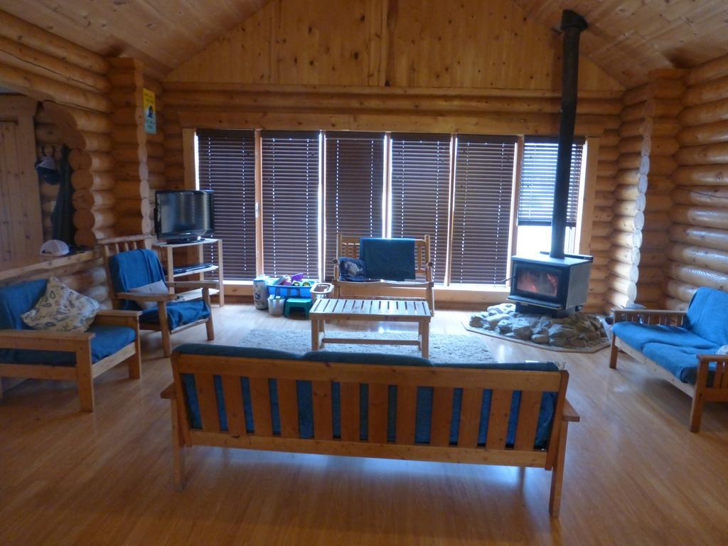 Folding Mountain B & B Fort Nelson Exteriér fotografie