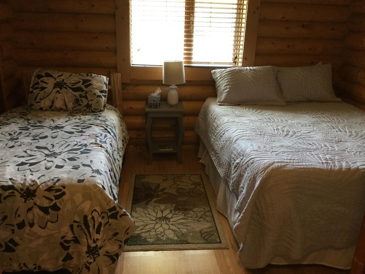 Folding Mountain B & B Fort Nelson Exteriér fotografie