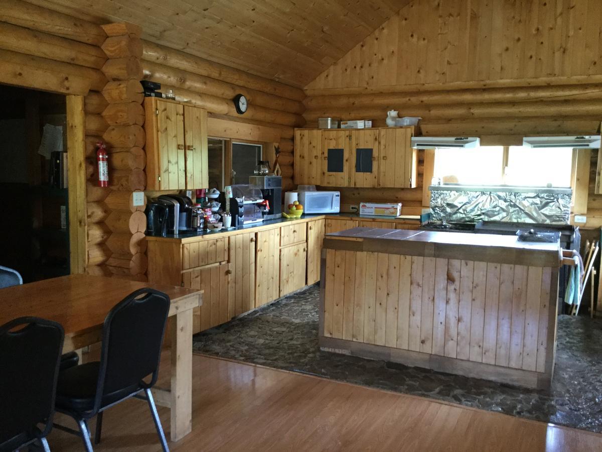 Folding Mountain B & B Fort Nelson Exteriér fotografie