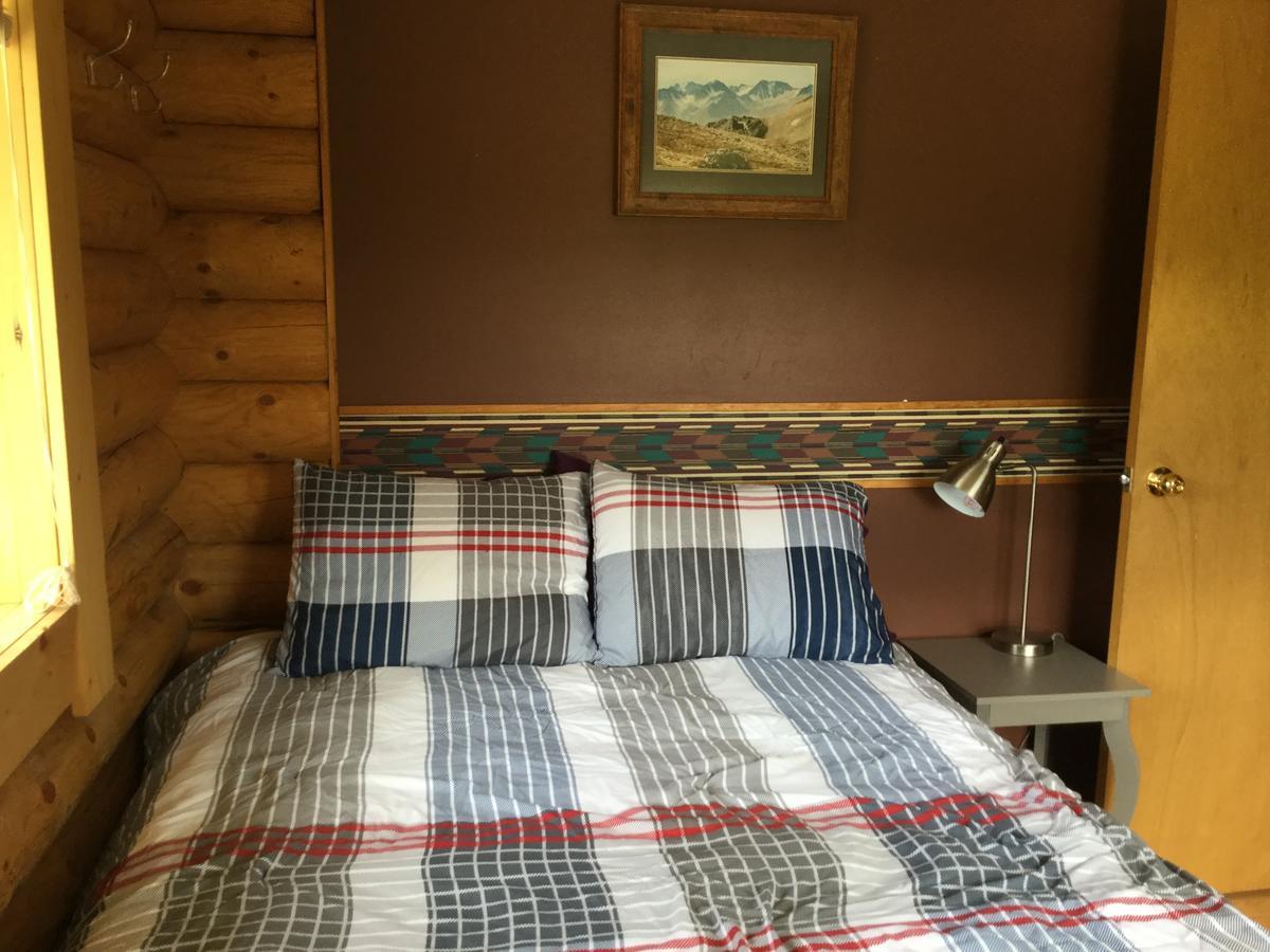 Folding Mountain B & B Fort Nelson Exteriér fotografie