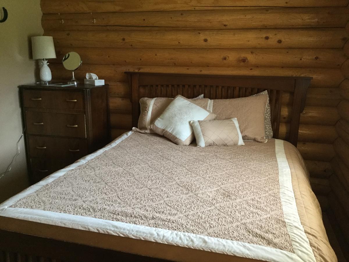 Folding Mountain B & B Fort Nelson Exteriér fotografie
